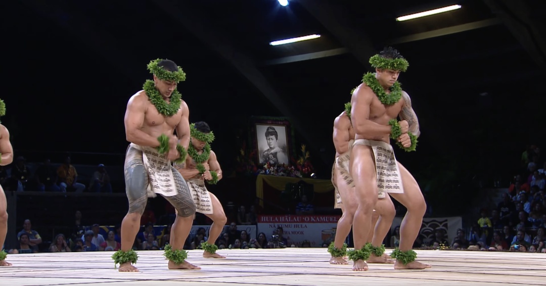 Sexy Mens Hawaiian Cultural Dance: Art of Hula
